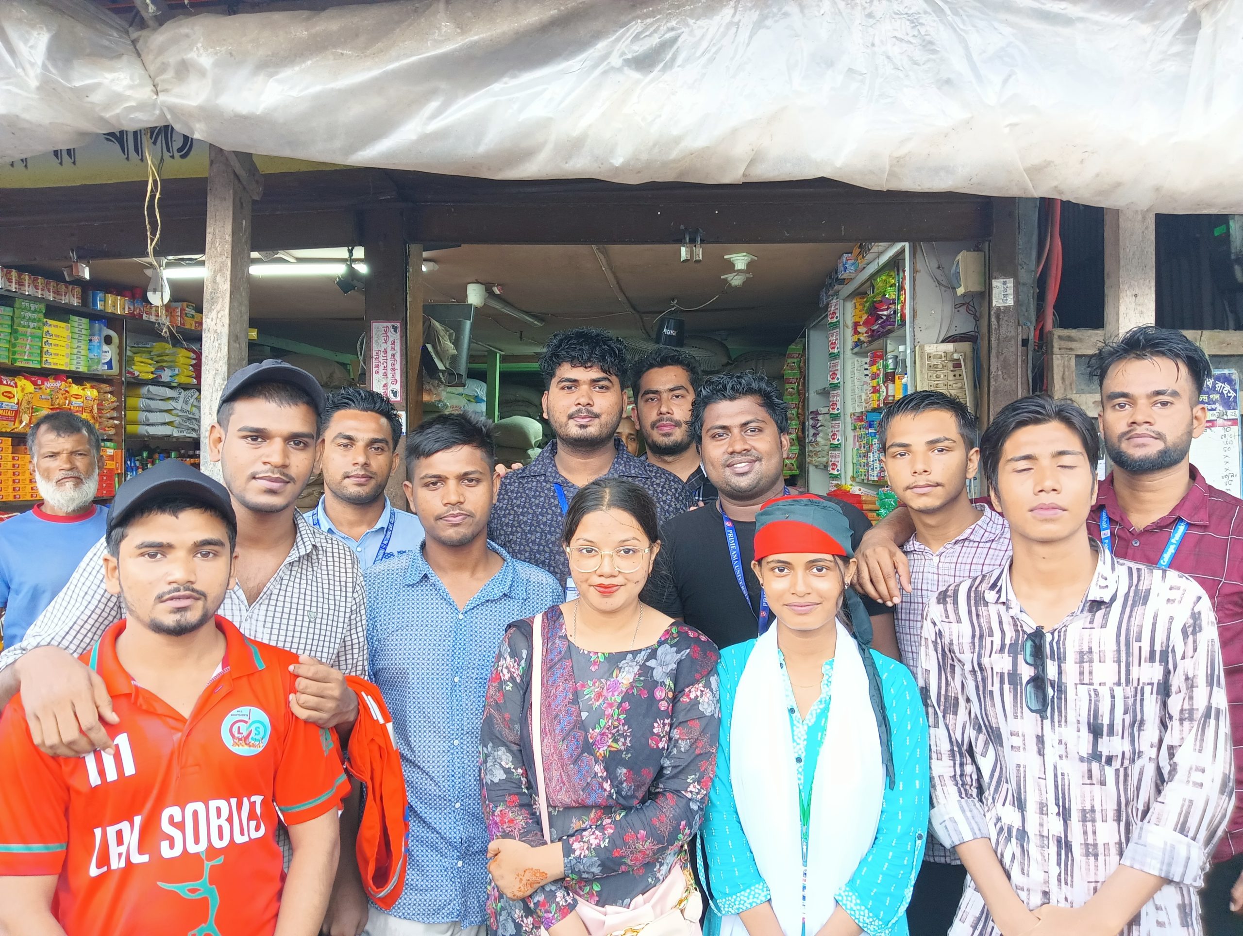 Read more about the article পটুয়াখালীতে বাজার মনিটরিংয়ের কাজ করছেন শিক্ষার্থীরা
