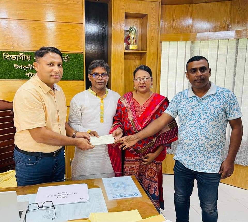 Read more about the article বৃক্ষরোপণে জাতীয় পুরস্কার পেলেন পটুয়াখালীর জাহাংগীর 