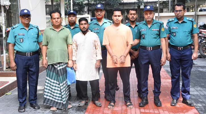 Read more about the article ওয়ারীতে ফ্ল্যাট নিয়ে দ্বন্দ্বে দুই ভাইকে কুপিয়ে হত্যা, গ্রেপ্তার ৩