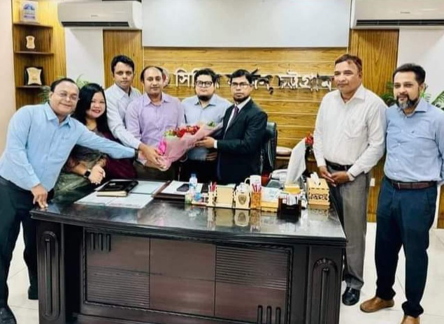 Read more about the article সিভিল সার্জনকে হাটহাজারী উপজেলা স্বাস্থ্য কমপ্লেক্স কর্তৃক ফুলেল শুভেচ্ছা