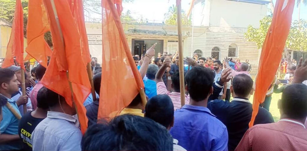 Read more about the article চাতলাপুর শুল্ক স্টেশনে আমদানি-রপ্তানি বাঁধার মুখে বন্ধ