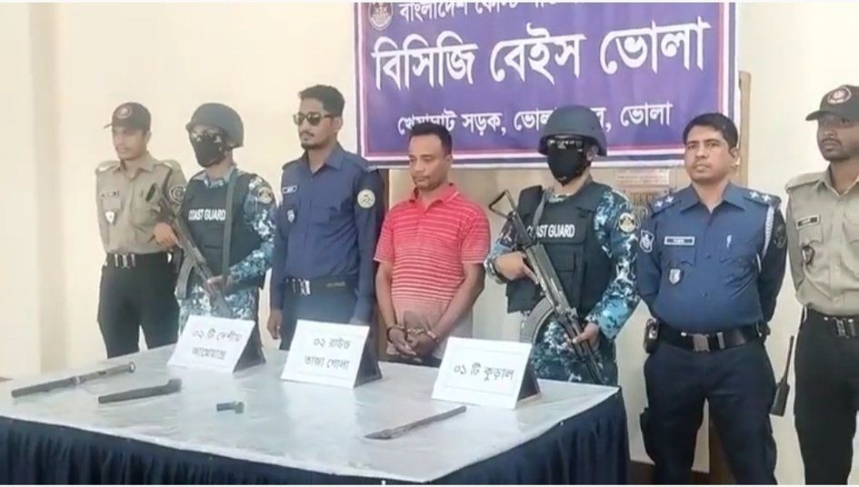 Read more about the article ভোলার বাপ্তায় যৌথ অভিযানে দেশীয় আগ্নেয়াস্ত্র ও কার্তুজসহ একজন আটক