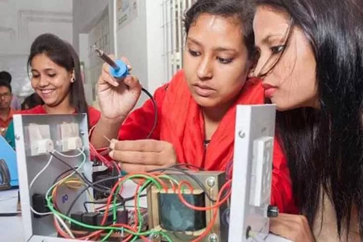 Read more about the article কারিগরি শিক্ষায় আমূল পরিবর্তন প্রয়োজন