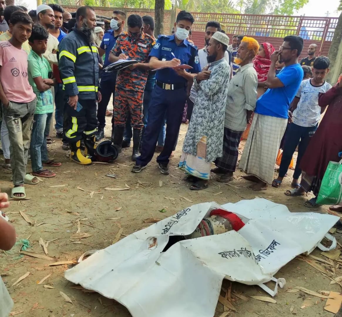 Read more about the article নলছিটিতে ৩ দিন পর উদ্ধার হলো লঞ্চের ধাক্কায় ডুবে যাওয়া শিশুর লাশ