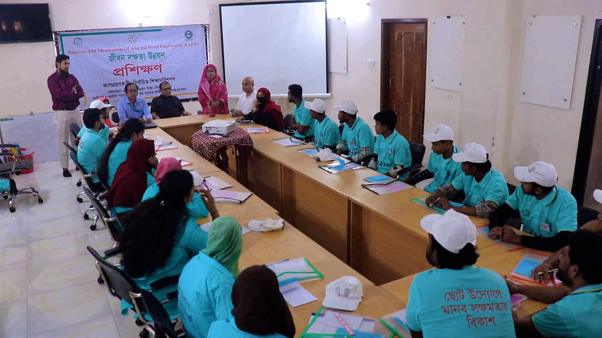 Read more about the article ভোলায় জীবন দক্ষতা উন্নয়ন বিষয়ক প্রশিক্ষণের উদ্বোধন