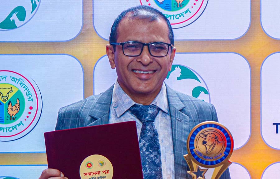 Read more about the article মানবতার এক আলোকবর্তিকা: জনাব জাকির হোসেন মহিন
