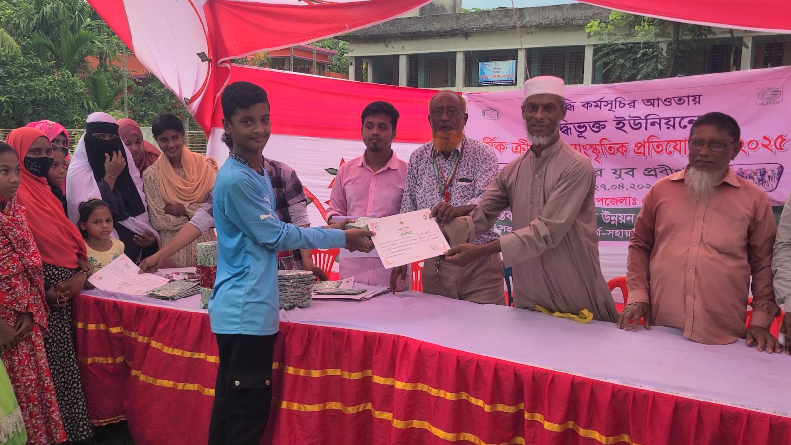 Read more about the article কিশোর-কিশোরী ও প্রবীণদের অংশগ্রহণে ভোলায় দিনব্যাপী ক্রীড়া ও সাংস্কৃতিক প্রতিযোগিতা