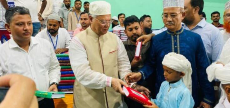 Read more about the article পটুয়াখালীতে বিএনপির উদ্যোগে ১২০০ শিক্ষার্থীকে কুরআন শরীফ উপহার, লক্ষ্যে ১০ হাজার বিতরণ